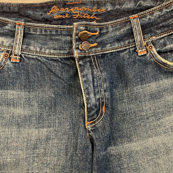 Abercrombie Low Rise Jean Shorts - Picture 2 of 3